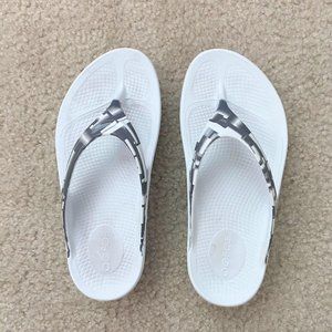 OOFOS OOlala Women's Sandals